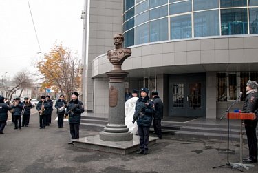 В Оренбурге открыли бюст Александру Тимашеву